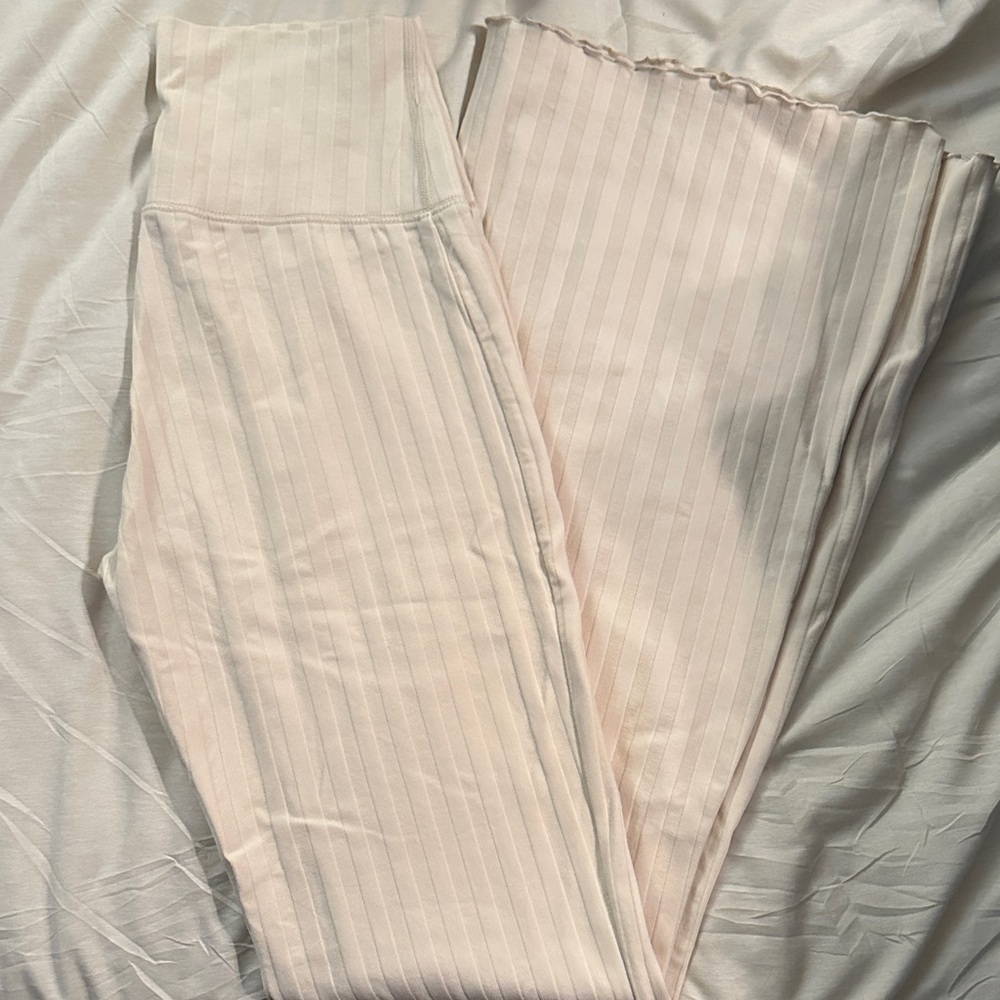 Aerie Cream Ribbed Flared Leggings
